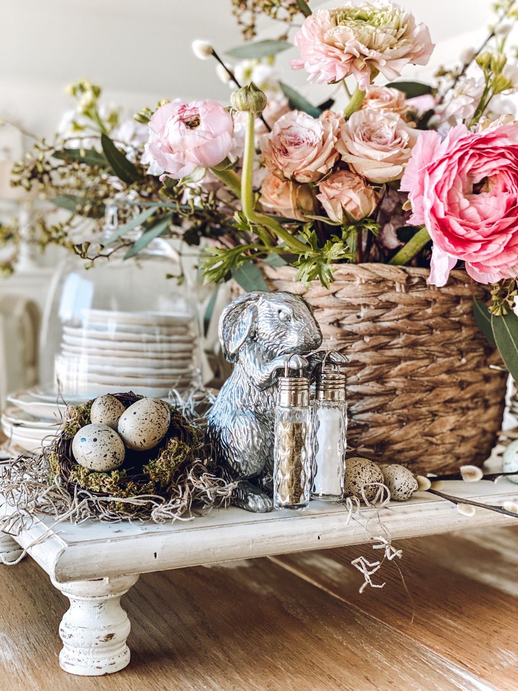 Inspiring Spring Table Centerpieces Best For Dining Room 21 MAGZHOUSE