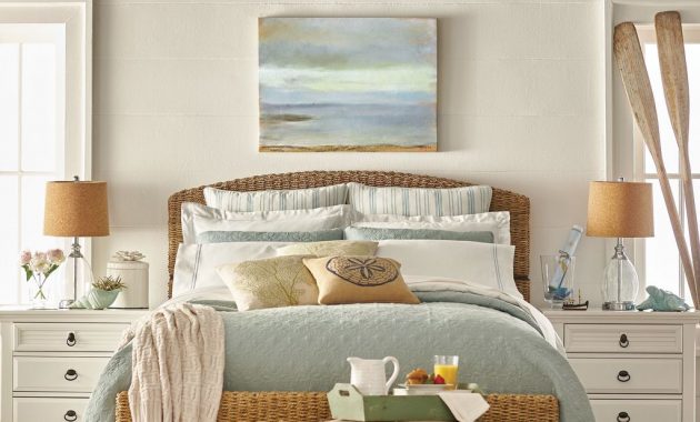 Wonderful Modern Coastal Bedroom Decoration Ideas 10