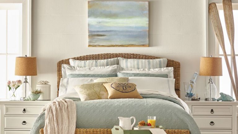Wonderful Modern Coastal Bedroom Decoration Ideas 10