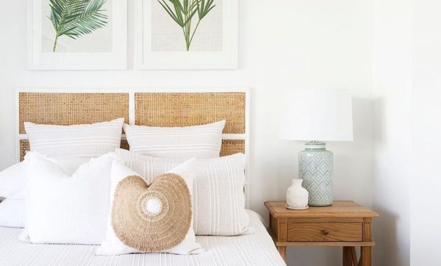 Wonderful Modern Coastal Bedroom Decoration Ideas 27