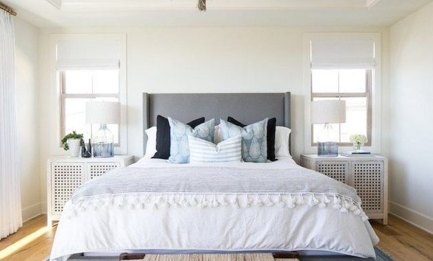 Wonderful Modern Coastal Bedroom Decoration Ideas 33