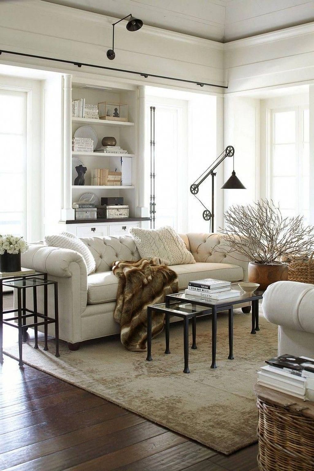Amazing Bohemian Farmhouse Living Room Design Ideas 01 - MAGZHOUSE