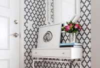 Amazing Small Entryway Decor Ideas 32