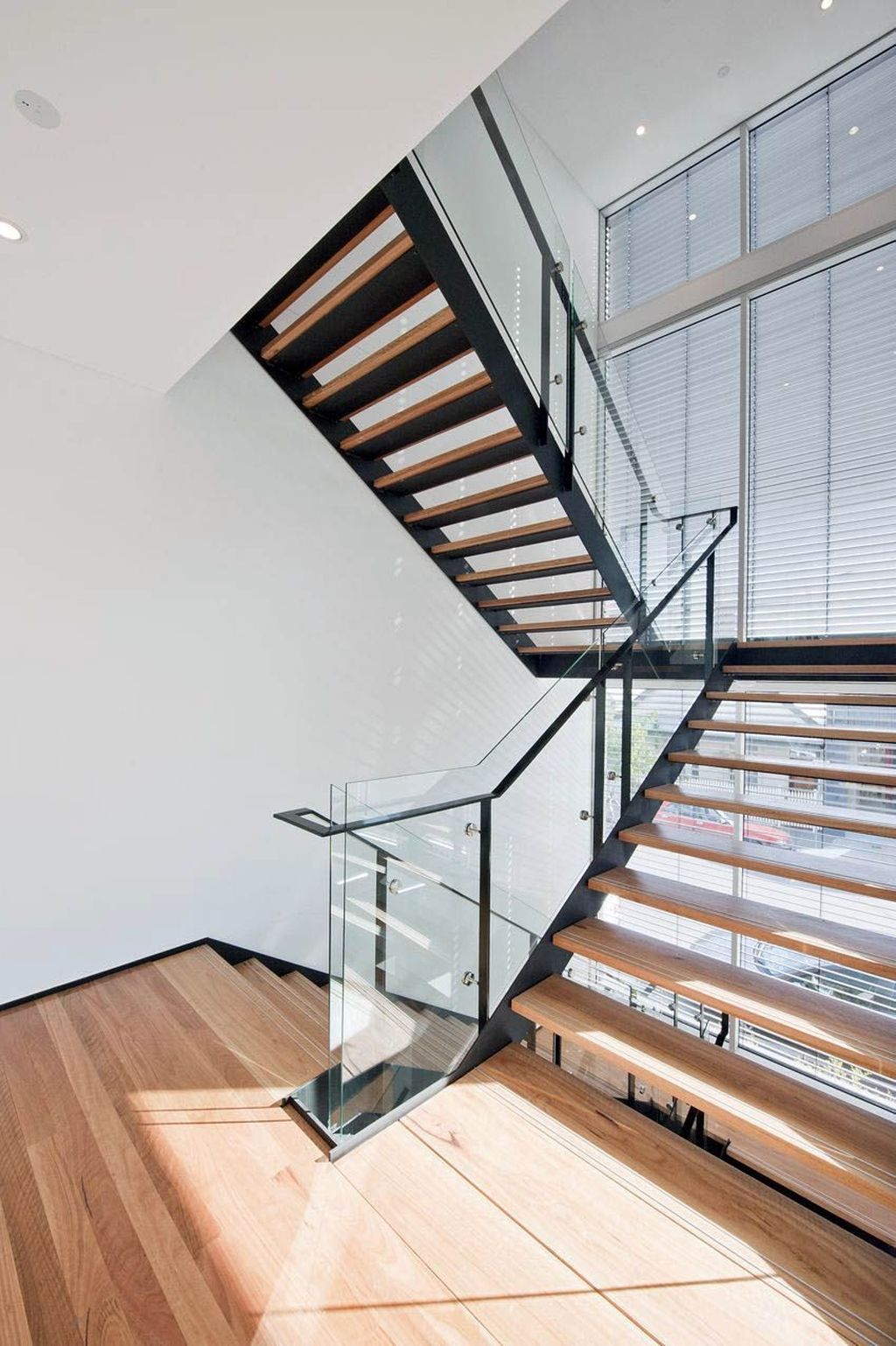 32 Awesome Modern Glass Railings Design Ideas For Stairs Magzhouse 7671