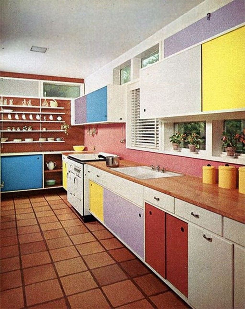 33 Awesome Retro Kitchen Design Ideas - MAGZHOUSE