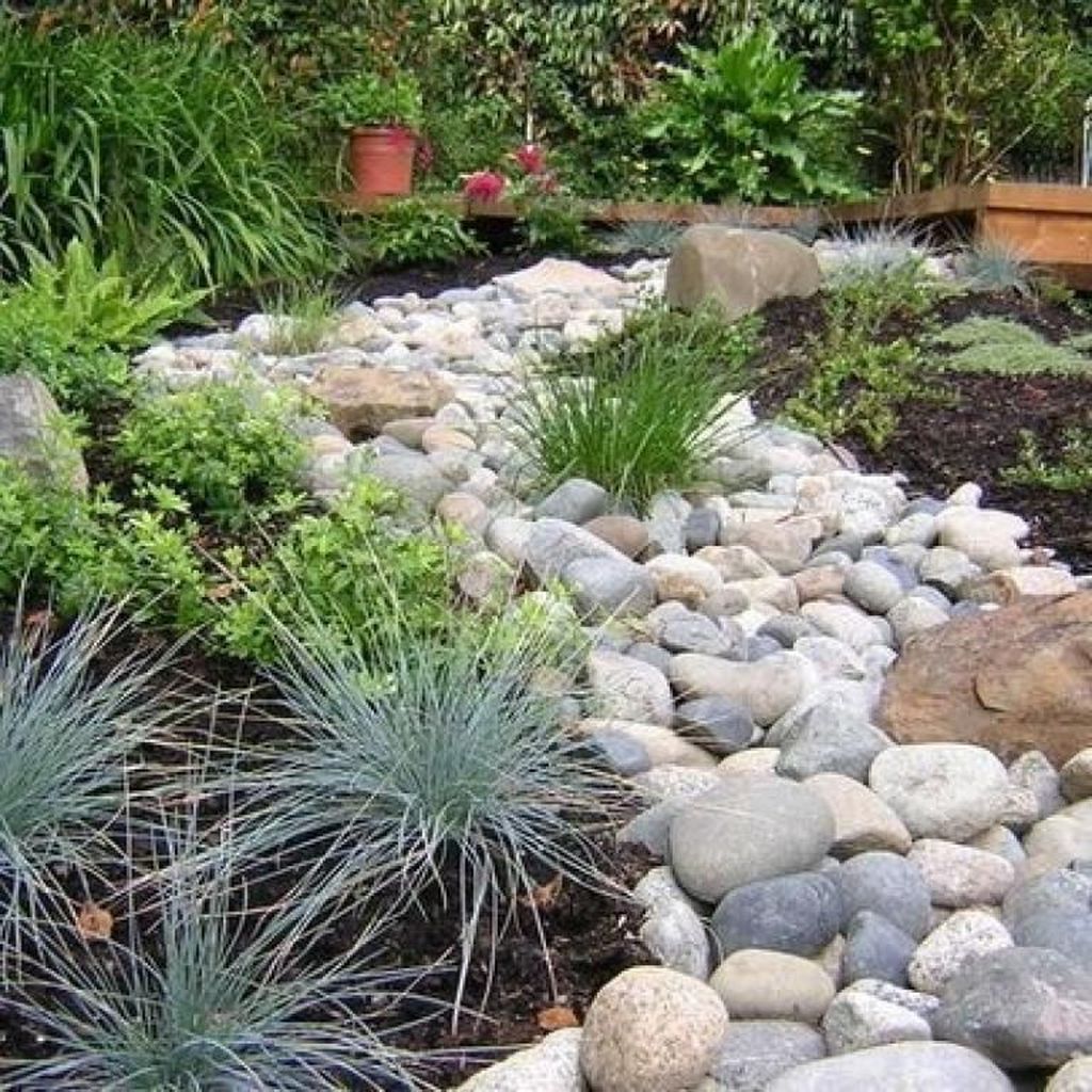 Awesome River Rock Landscaping Ideas 07