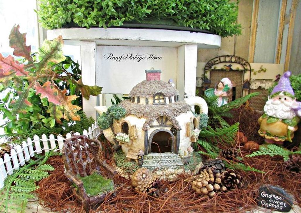 31 Beautiful Fall Fairy Garden Design Ideas - MAGZHOUSE