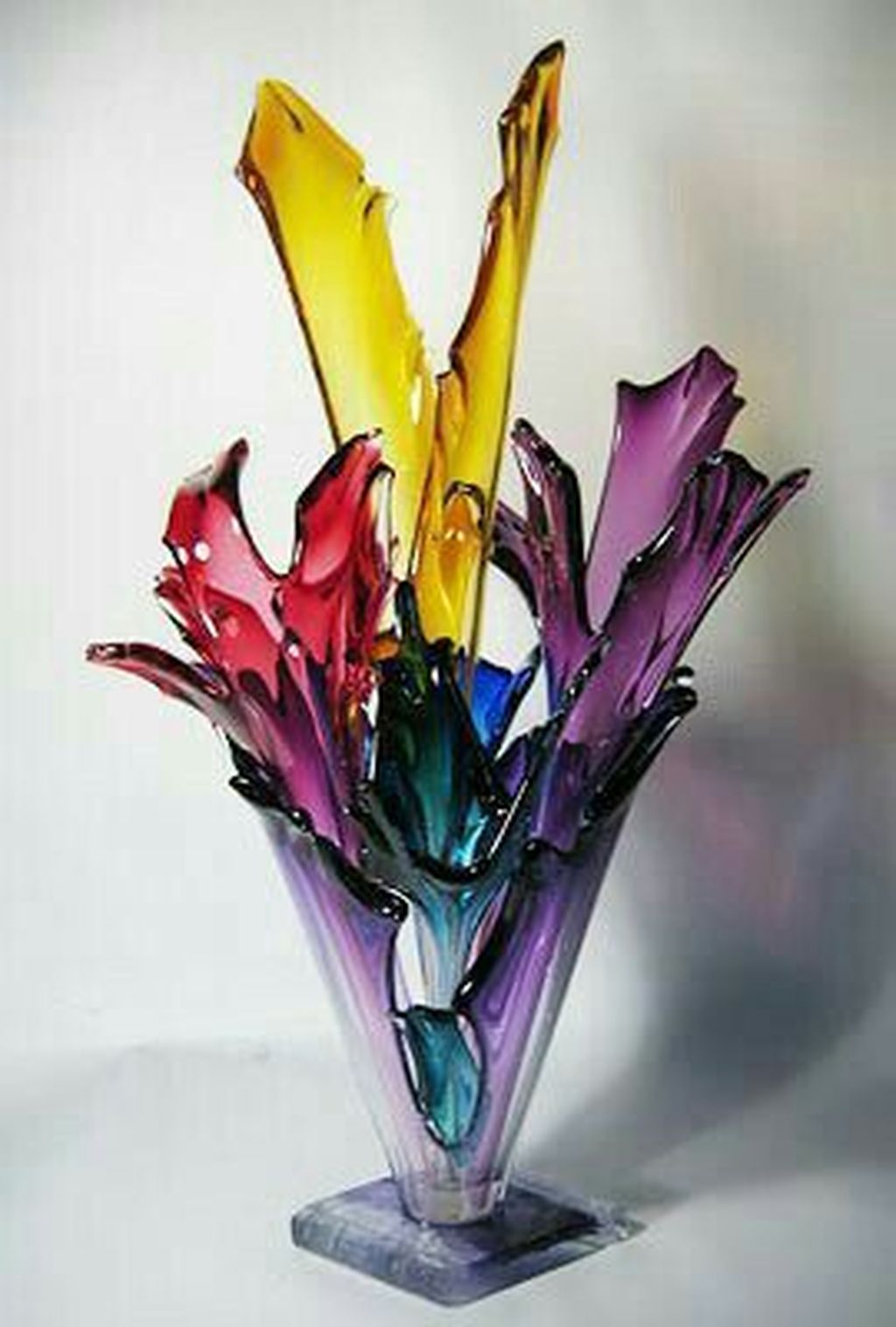 Beautiful Glass Crystal Ideas For Lovely Home Decor 17 - MAGZHOUSE