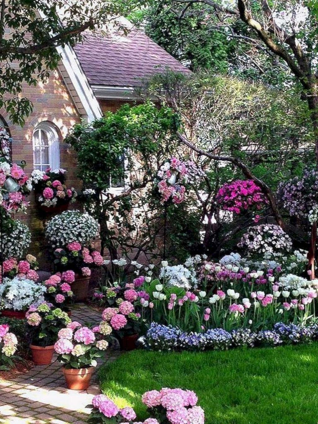 Beautiful Hydrangea Design Ideas Landscaping Your Front Yard 22 MAGZHOUSE