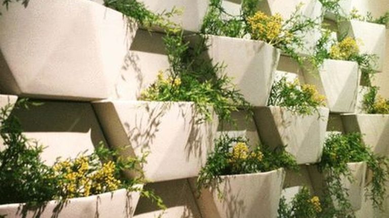 Gorgeous Vertical Garden Ideas Wall Decor 02