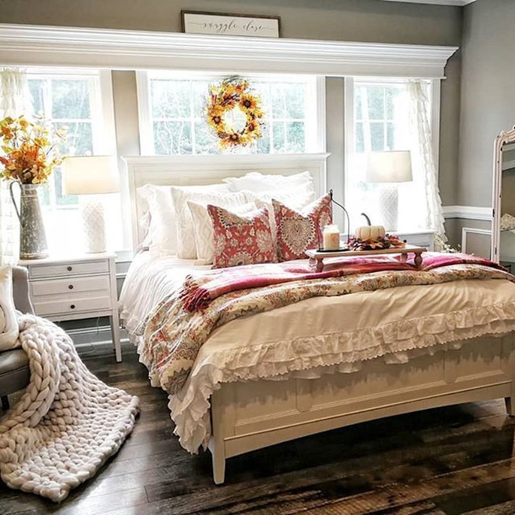 Nice Fall Bedroom Decor Ideas 13