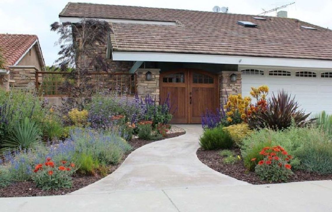 35 Popular Xeriscape Landscape Ideas For Your Front Yard Magzhouse 0473