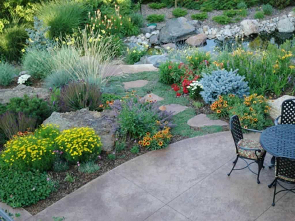 35 Popular Xeriscape Landscape Ideas For Your Front Yard - MAGZHOUSE