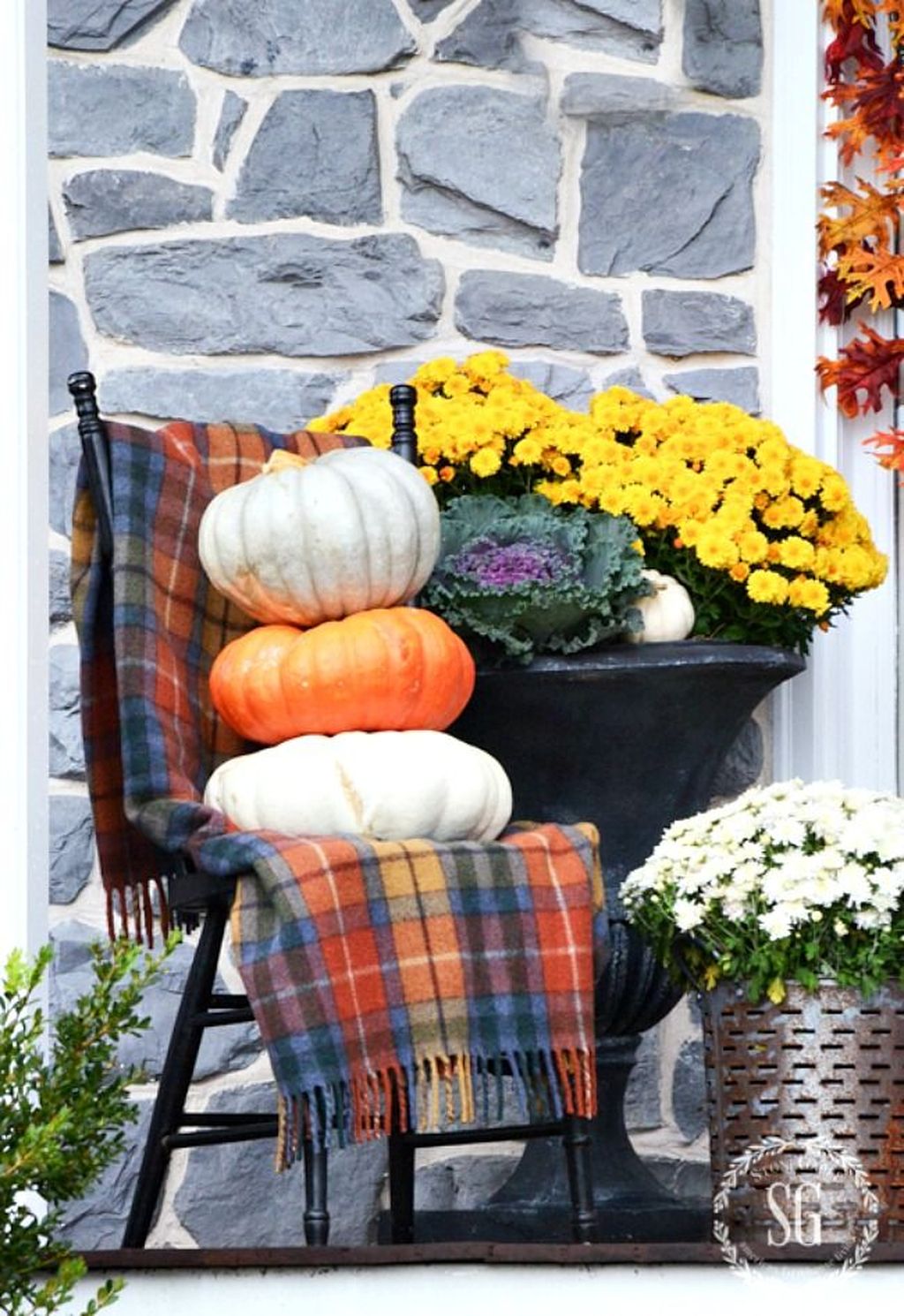 33 Amazing Front Porch Fall Decor Ideas That You Never Seen Before ...