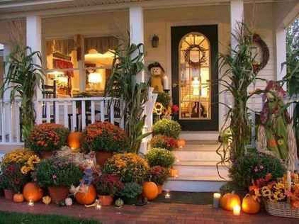 Amazing Front Porch Fall Decor Ideas That You Never Seen Before 20