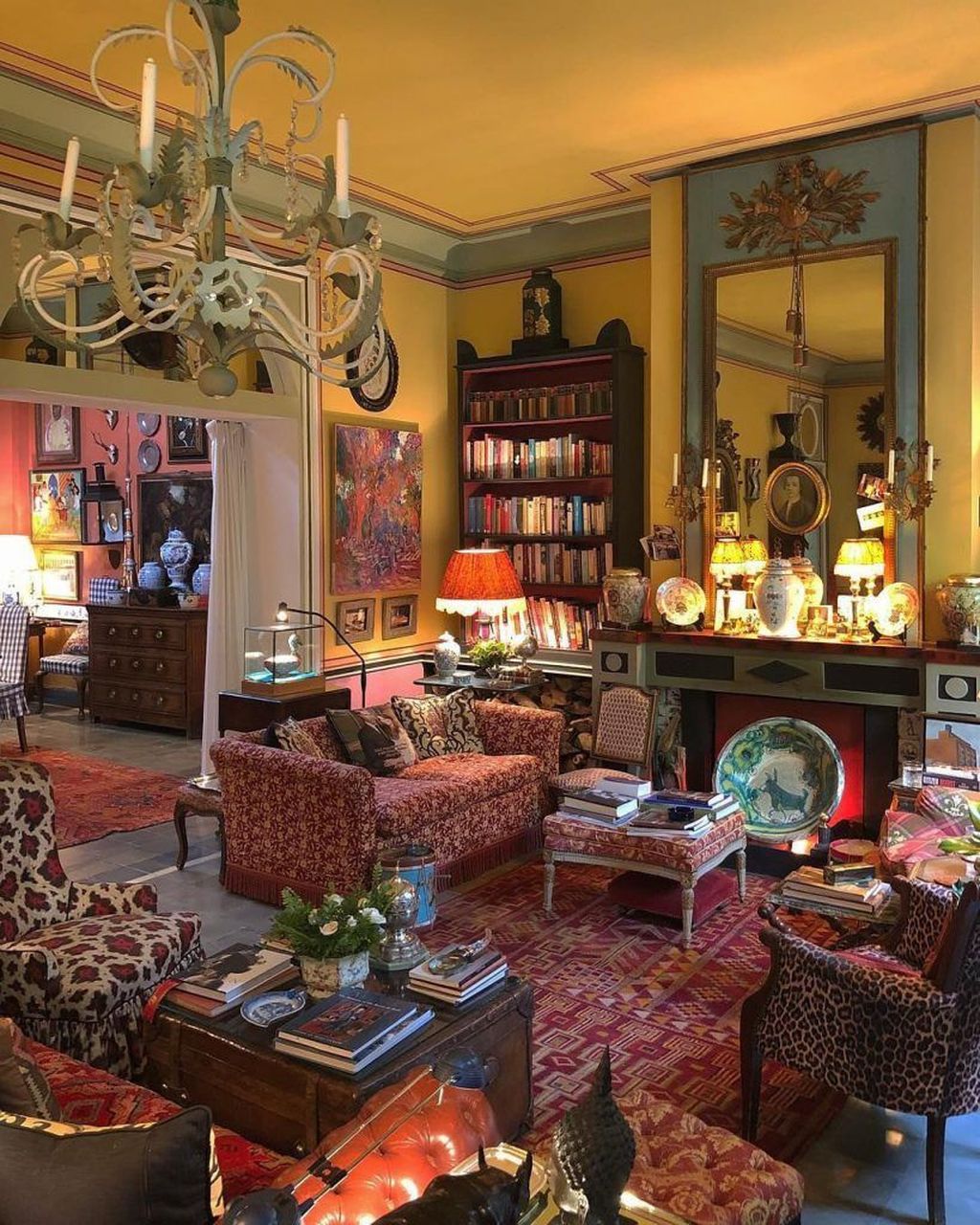 35 Amazing Vintage Living Room Decor Ideas - MAGZHOUSE