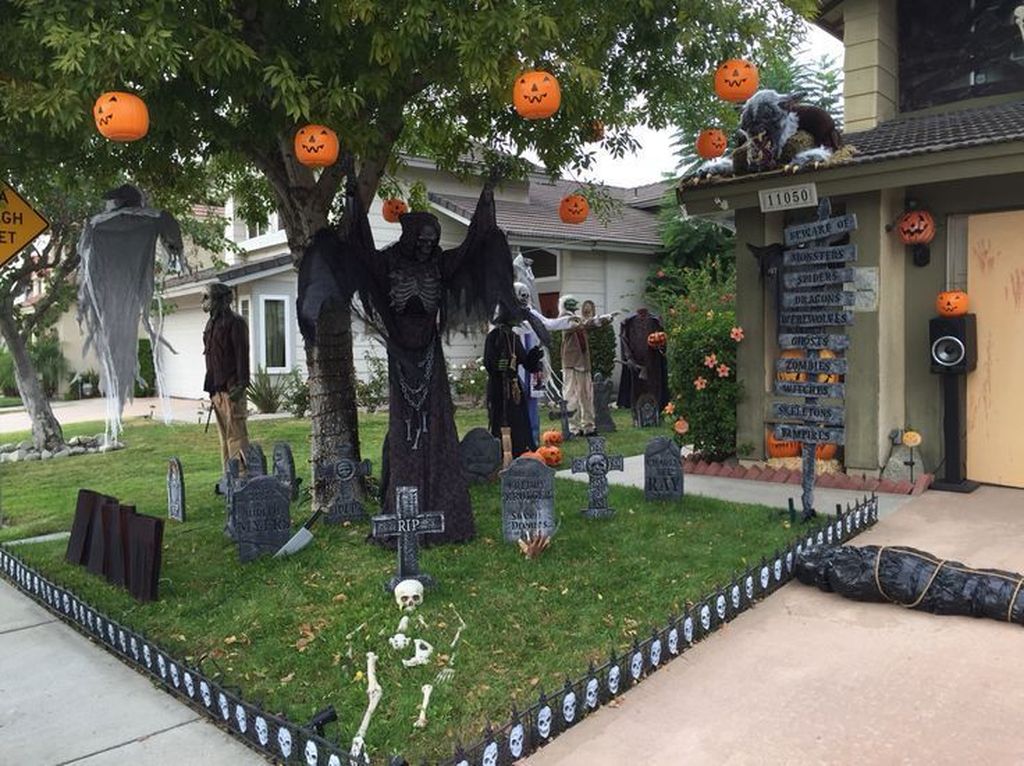 Awesome Halloween Backyard Party Decorations Ideas 17 - Awesome Halloween BackyarD Party Decorations IDeas 17