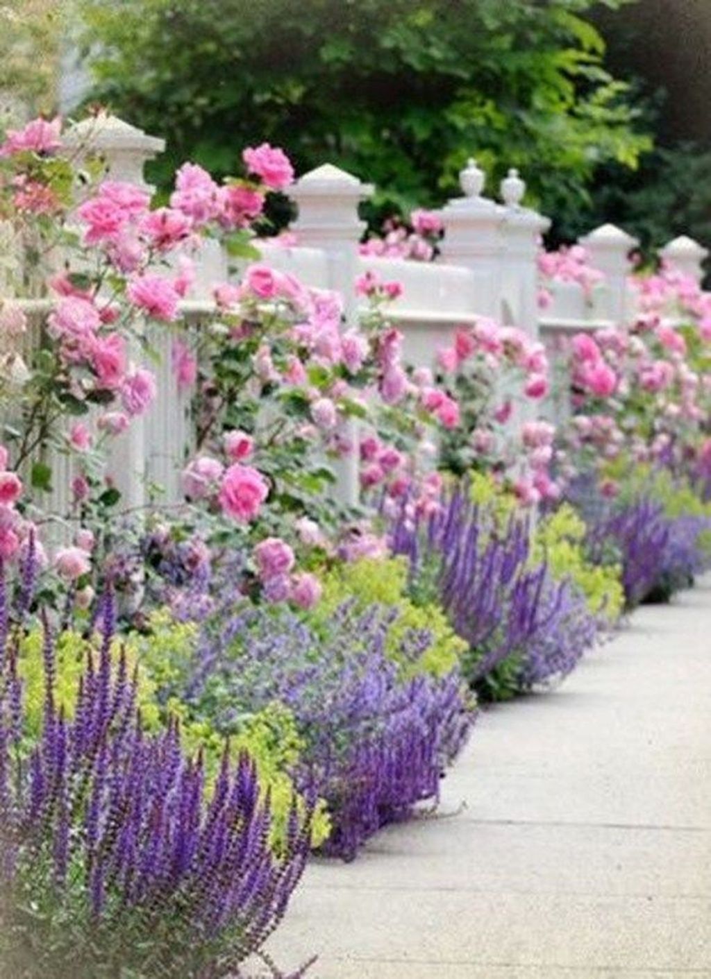 30+ Front Flower Beds Ideas – DECOOMO