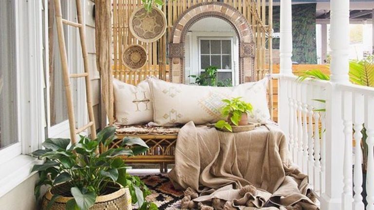 Beautiful Front Porch Decor Ideas With Bohemian Style 16