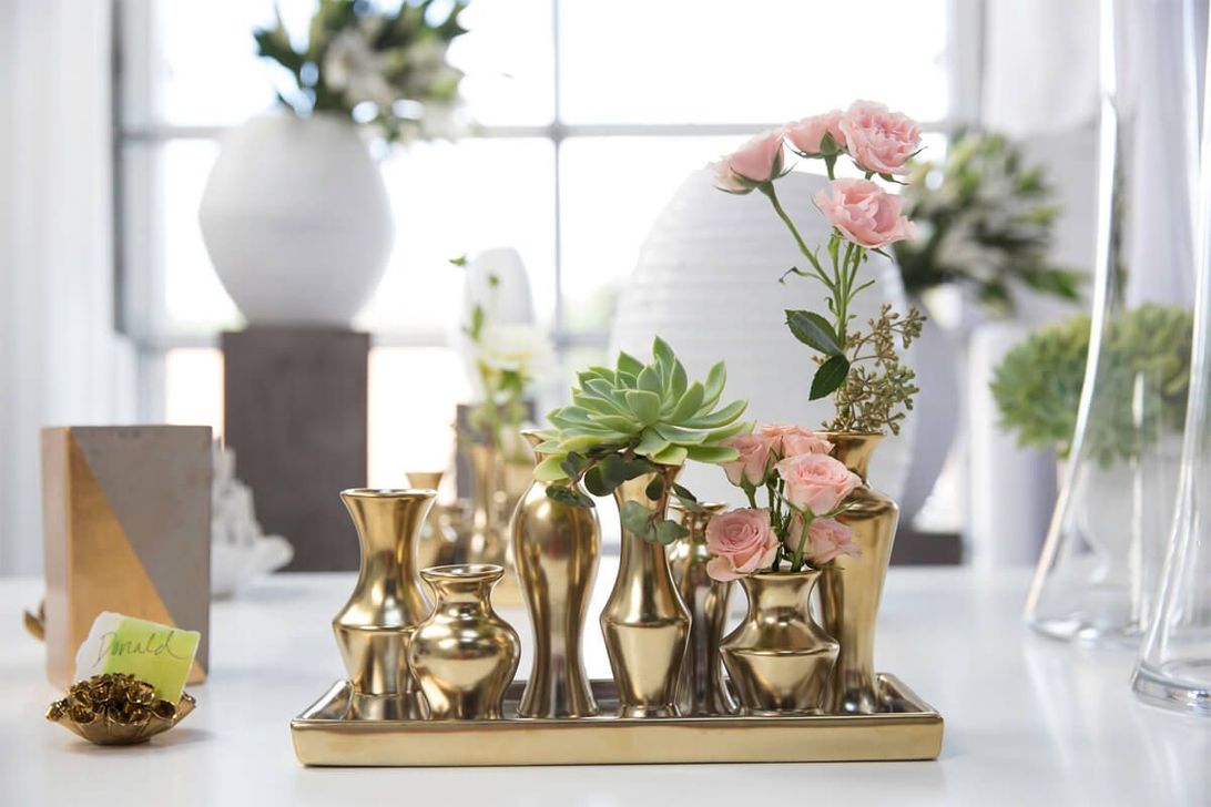 Lovely Bud Vase Centerpiece Decor Ideas For Your Dining Table 01