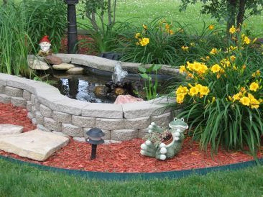 Nice Fish Ponds Backyard Decoration Ideas 10 - MAGZHOUSE