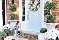 The Best Farmhouse Fall Decor Ideas For Front Doors 22