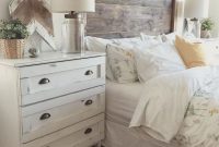 Wonderful Farmhouse Bedroom Decoration Ideas 12