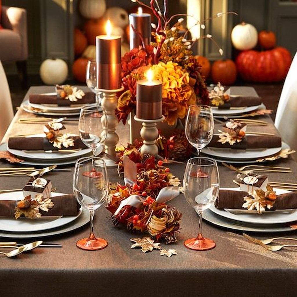 Fabulous Halloween Theme Dining Table Decor Ideas 13 - MAGZHOUSE