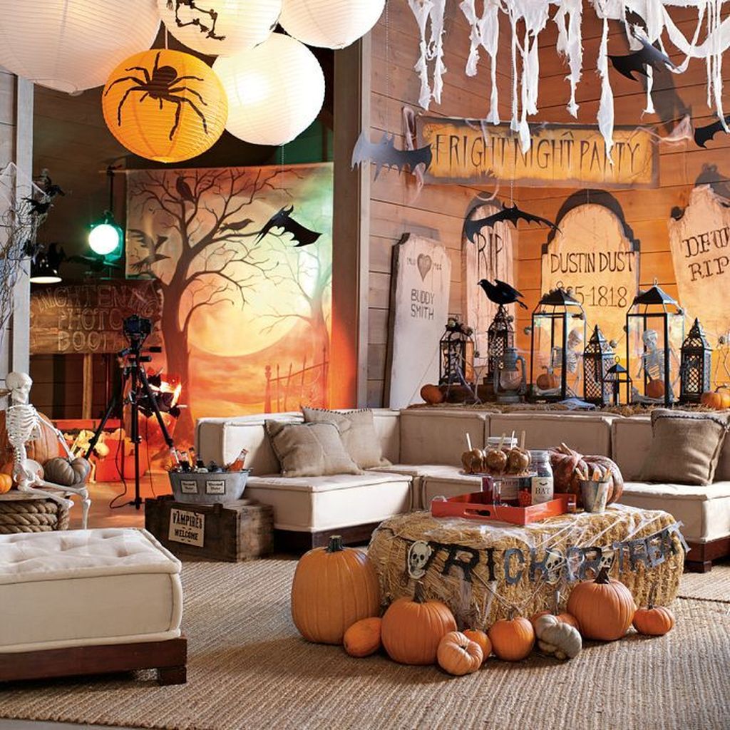 34 Stunning Halloween Living Room Decor Ideas Looks Scary MAGZHOUSE