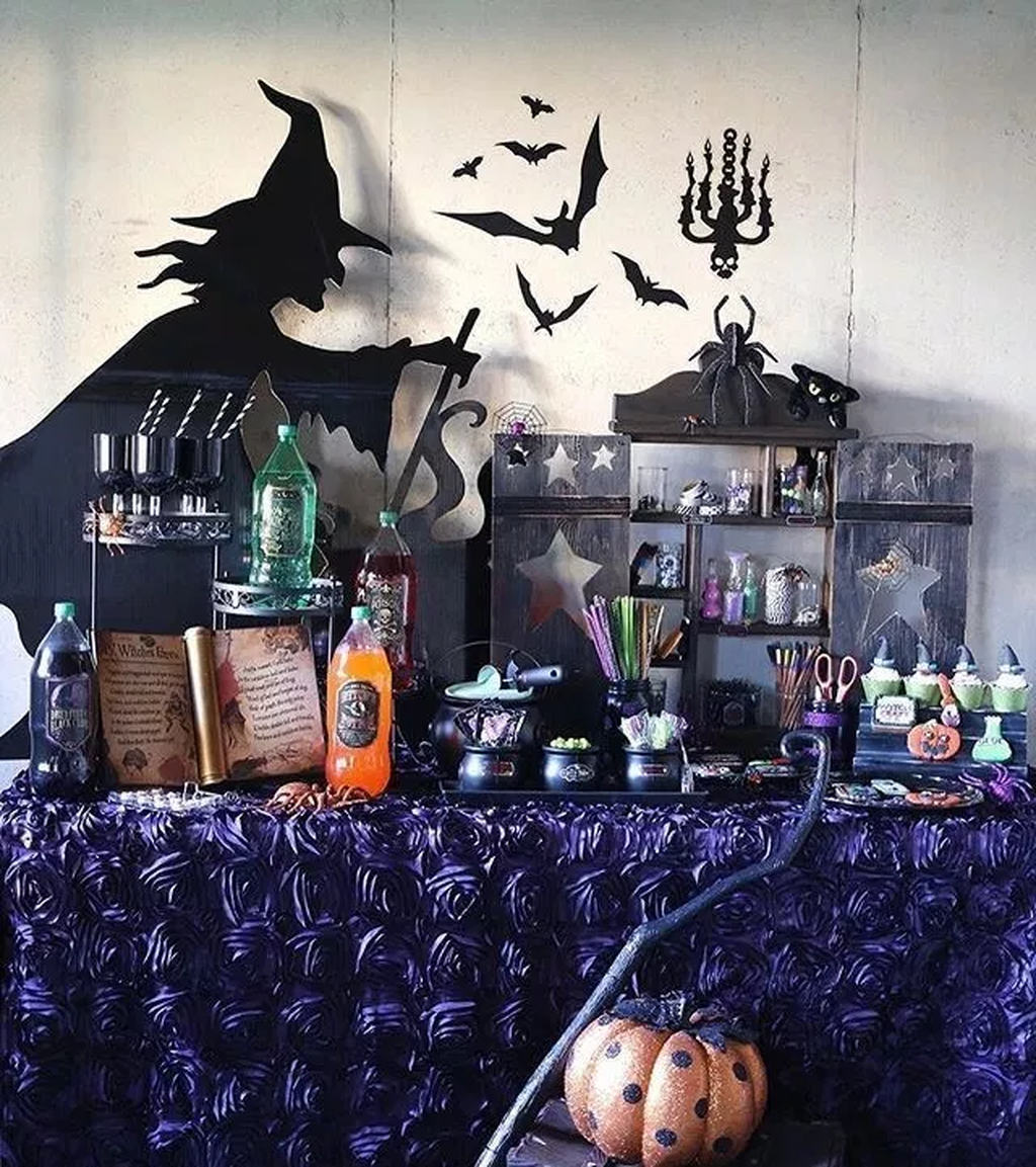 Stunning Halloween Living Room Decor Ideas Looks Scary MAGZHOUSE