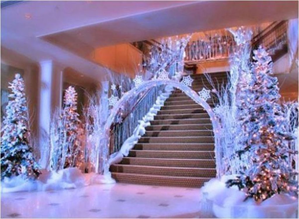 awesome-winter-wonderland-party-decorations-ideas-04-magzhouse