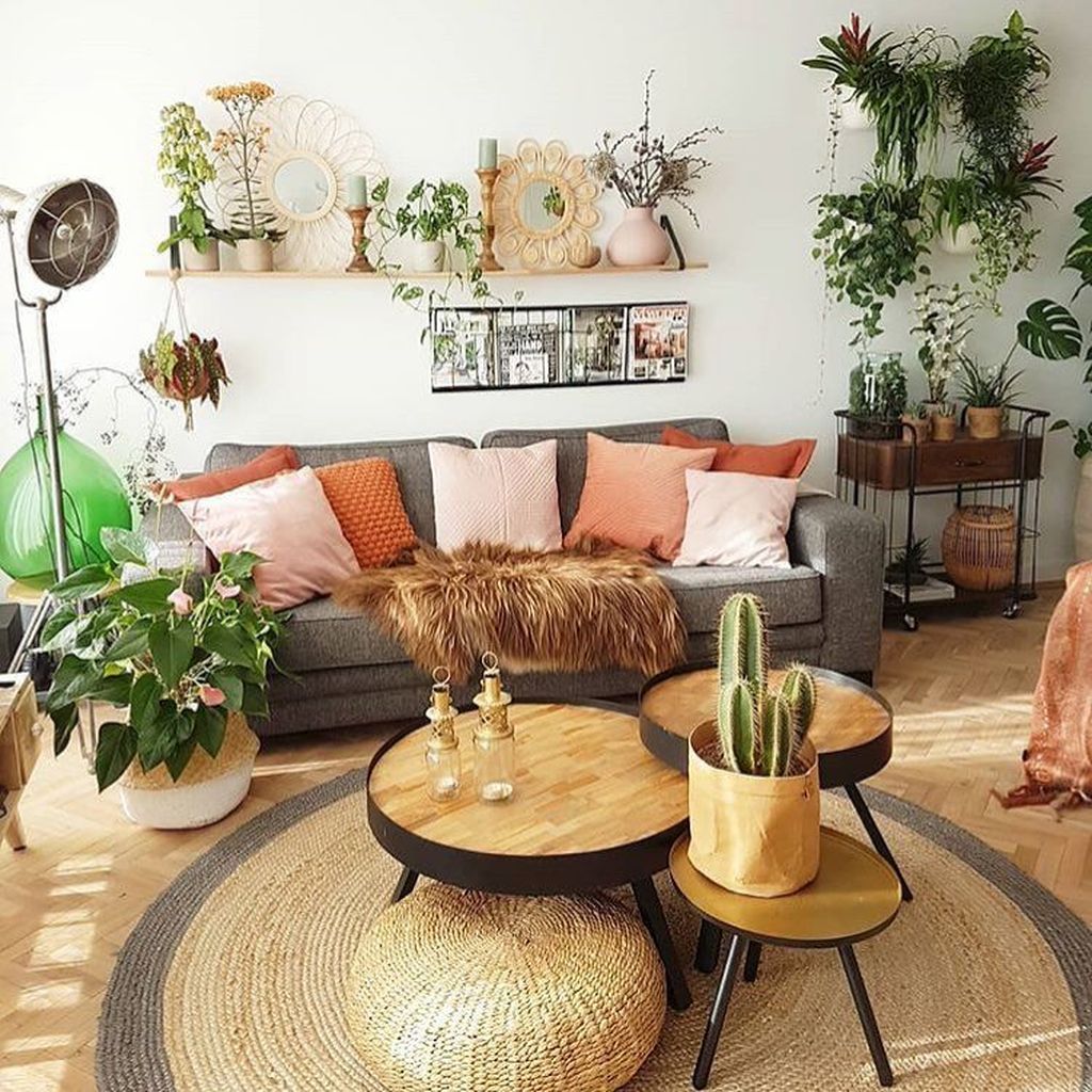 35 Lovely Bohemian Living Room Decor Ideas - MAGZHOUSE