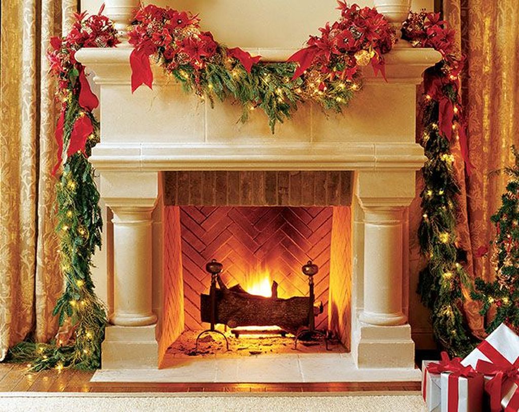 33 Popular Christmas Fireplace Mantel Decorations That You Like - MAGZHOUSE