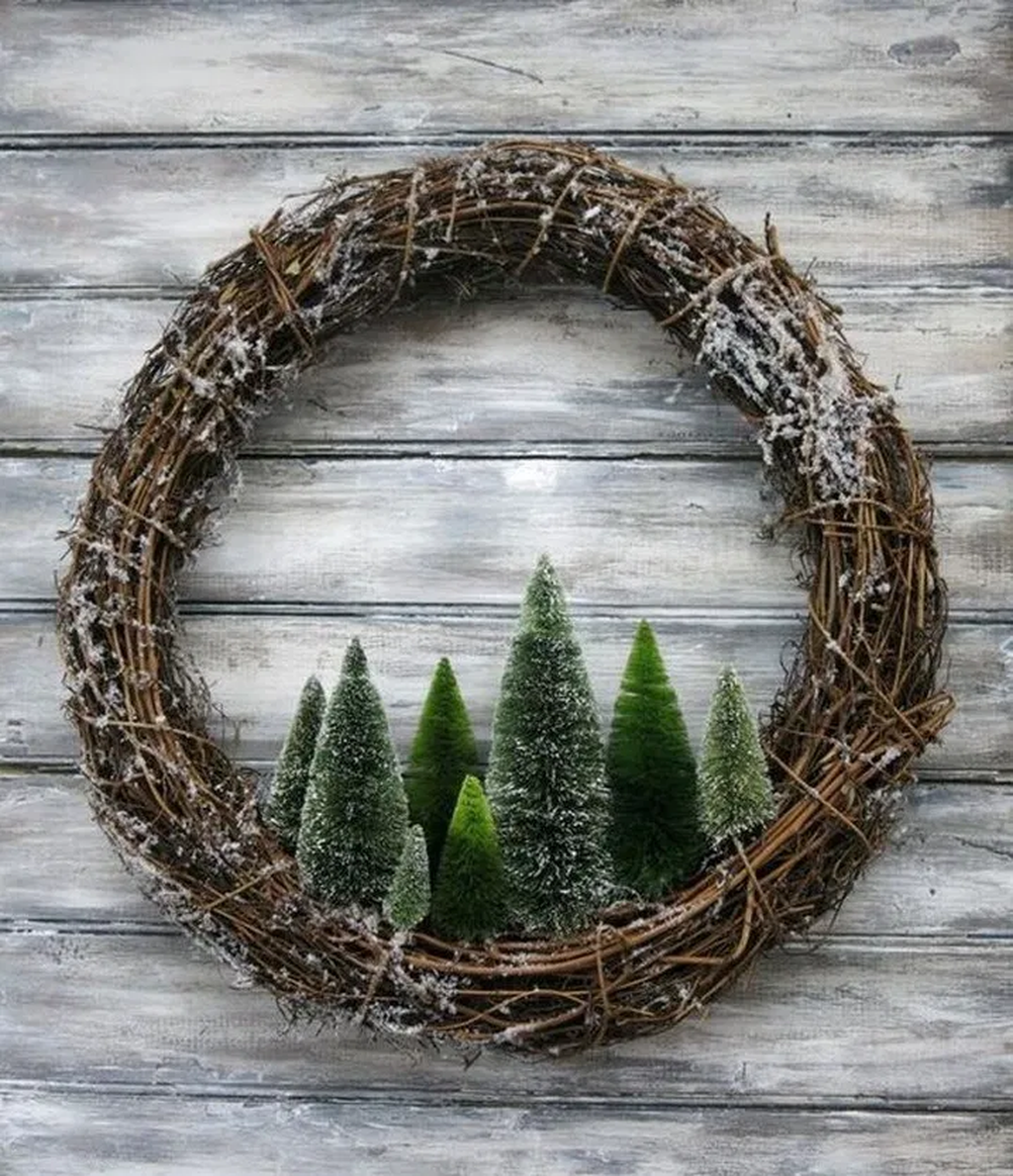 33 Amazing Christmas Wreaths Decoration Ideas - MAGZHOUSE