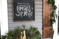 Beautiful Christmas Porch Decorating Ideas 21