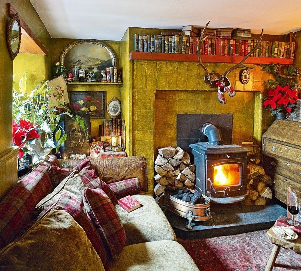 Amazing Small Cottage Interiors Decor Ideas 14