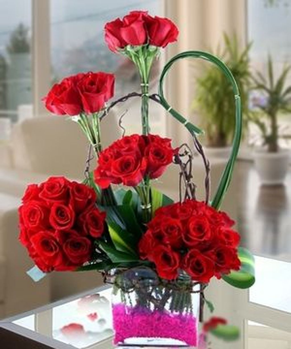 33 Beautiful Valentine Flower Arrangements That You Will Like - MAGZHOUSE