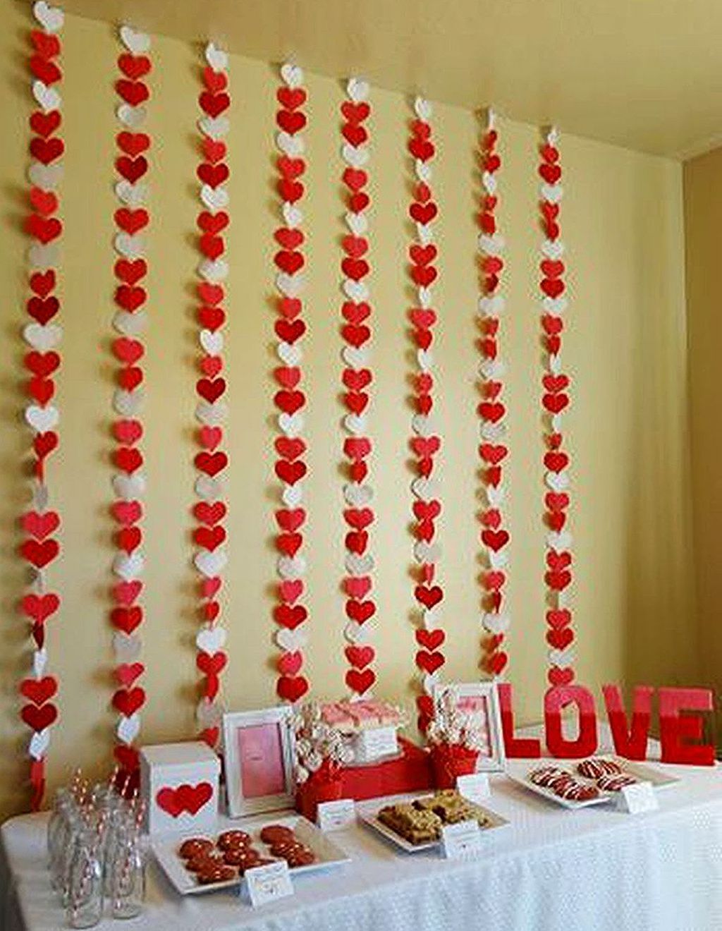 Gorgeous Valentine Wall Decor To Beautify Your Home 03 - MAGZHOUSE