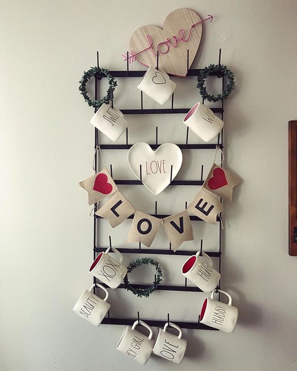 33 Gorgeous Valentine Wall Decor To Beautify Your Home - MAGZHOUSE