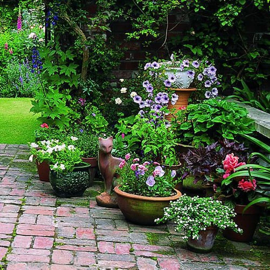 The Best Easy Garden Ideas To Beautify Your Yard 31