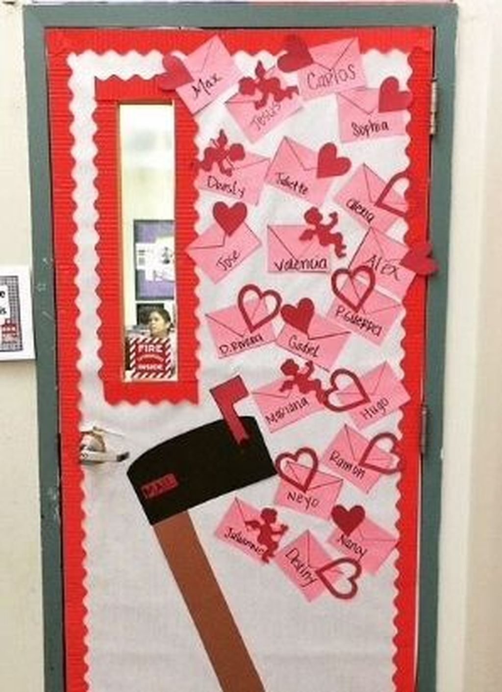 34 The Best Valentine Door Decorations - MAGZHOUSE