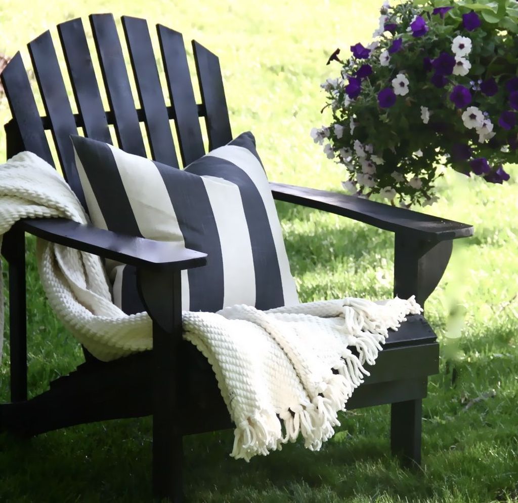 35 Gorgeous Outdoor Chairs Design Ideas - MAGZHOUSE