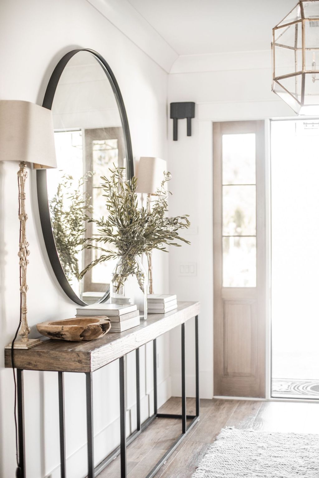 32 Popular Entryway Decor Ideas You Should Copy Now - MAGZHOUSE