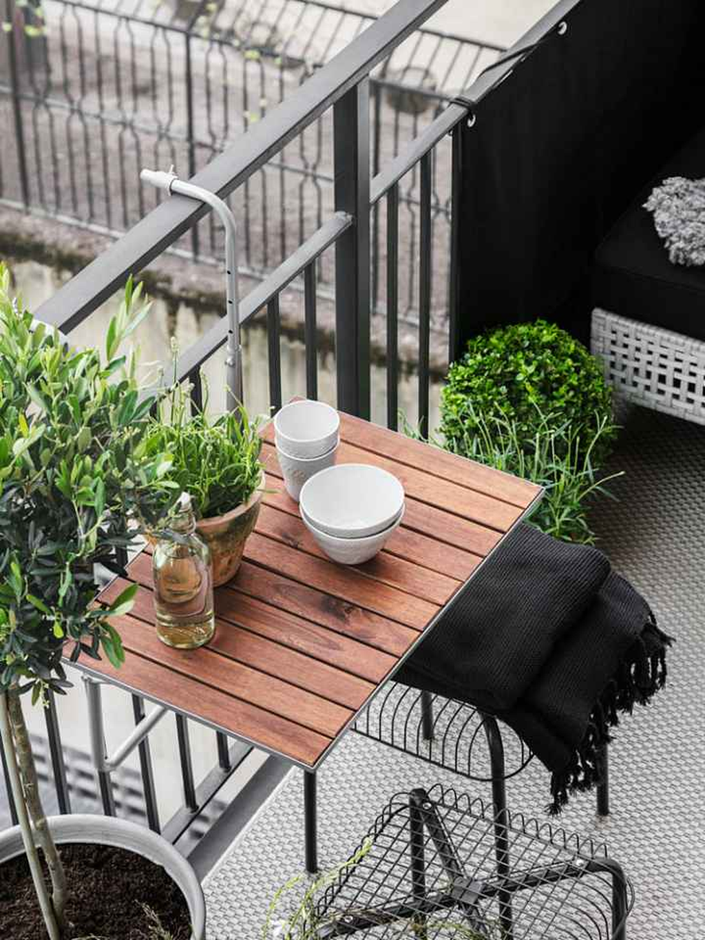 33 The Best Apartment Balcony Design Ideas - MAGZHOUSE
