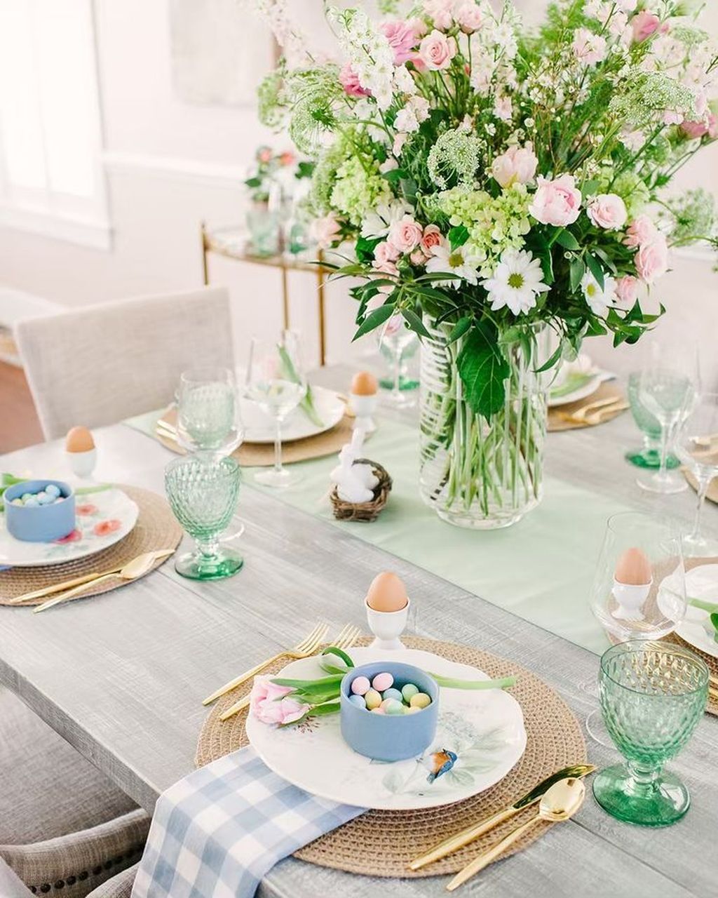 33 Wonderfull Spring Dining Room Decor Ideas - MAGZHOUSE