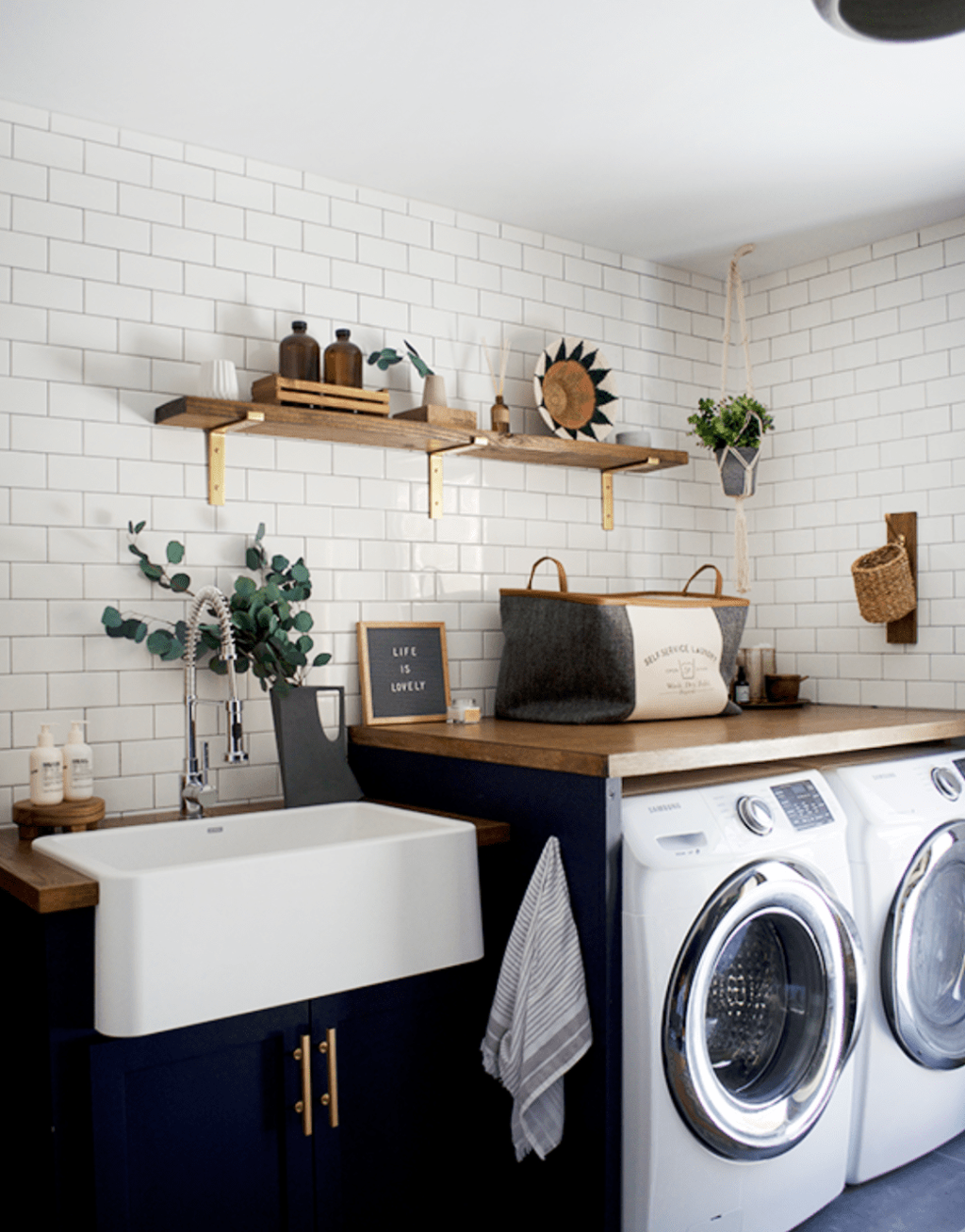 34 Fabulous Scandinavian Laundry Room Design Ideas - MAGZHOUSE