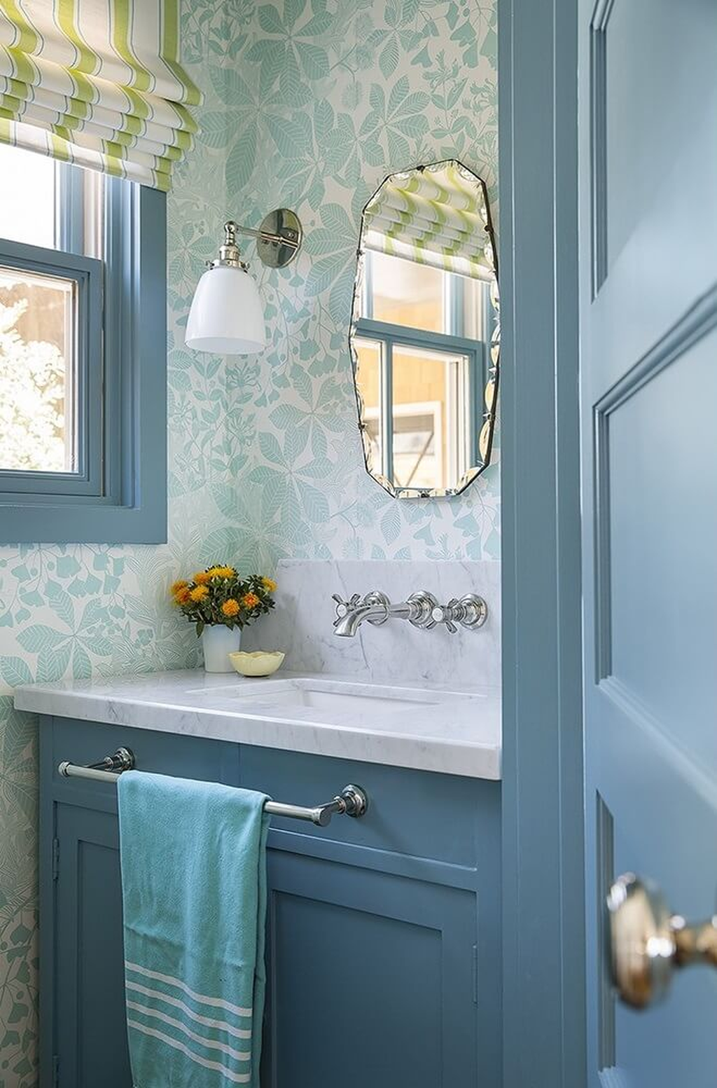 34 Gorgeous Beach Theme Bathroom Decorating Ideas - MAGZHOUSE