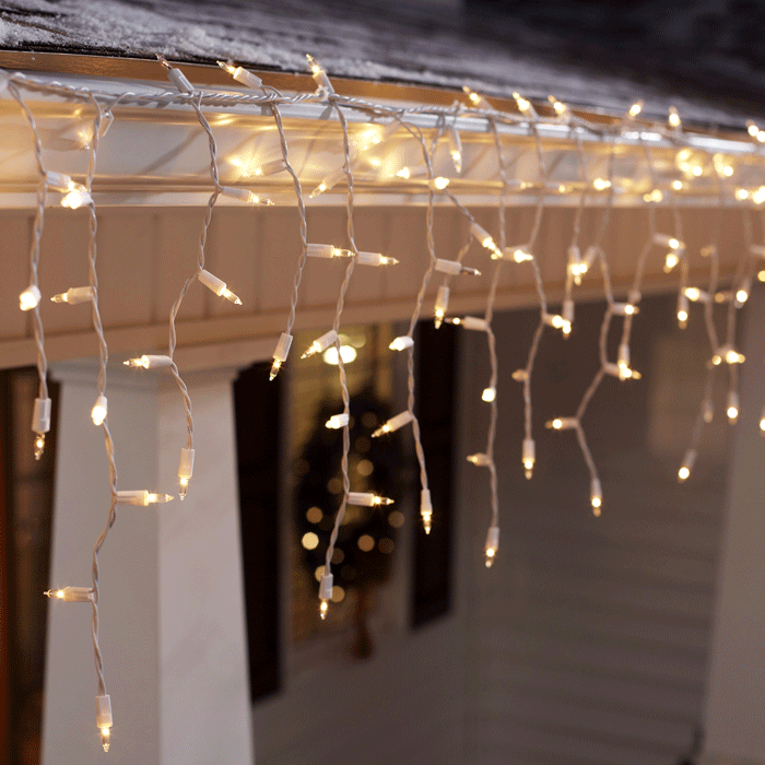Hanging Outdoor Christmas Lights