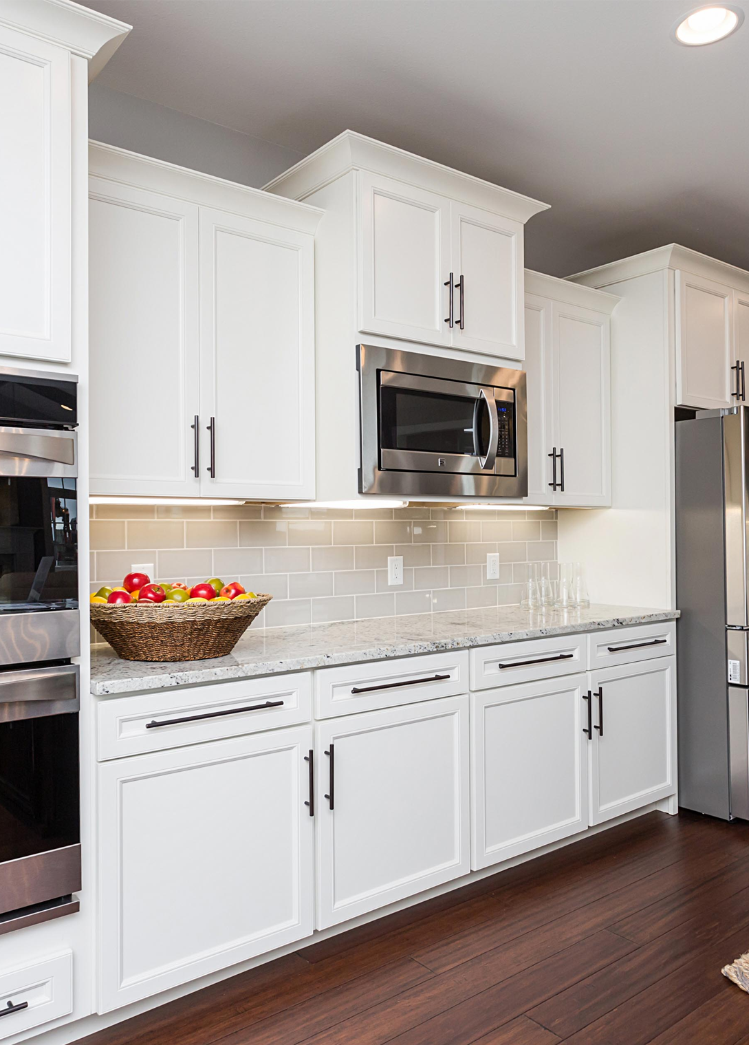 20+ Pictures Of Kitchens With White Cabinets - MAGZHOUSE