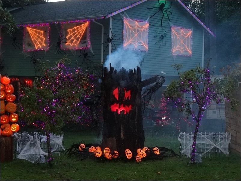 90 Cool Outdoor Halloween Decorating Ideas